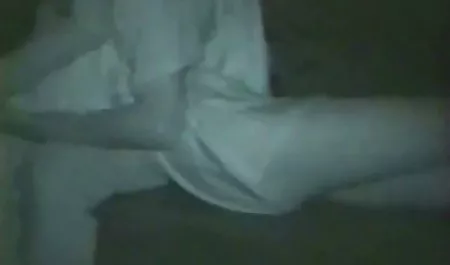 Oral video bokep pengantin baru UN Rico