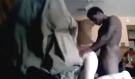 Saya perlu dua tangan untuk brengsek titit skandal mesum terbaru besar Joi