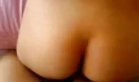 Nama bintang video bokep pengantin porno di biseksual adegan? 5